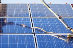 Cómo limpiar placas solares de la calima