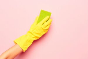 Cómo limpiar el papel pintado de las paredes y con qué frecuencia